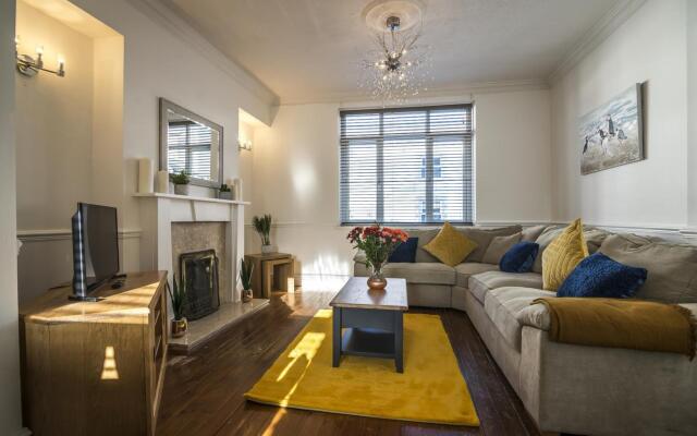 Ivydene - 3 Bedroom Holiday Home - Tenby