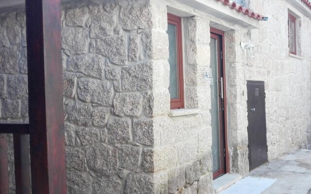 House with 2 Bedrooms in Cabril , with Wifi