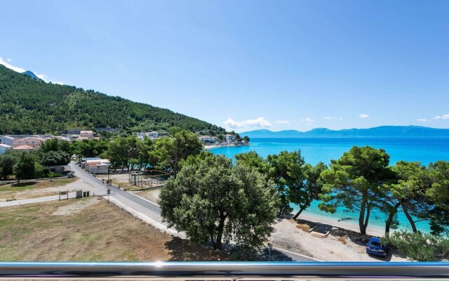 Contemporary Apartment in Drvenik With Balcony