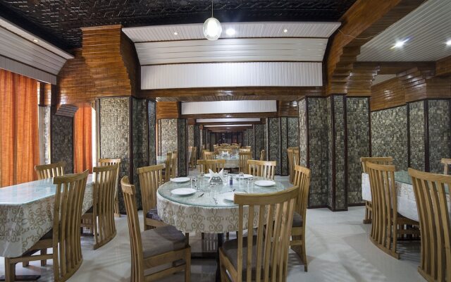 OYO 5174 Hotel Pamposh