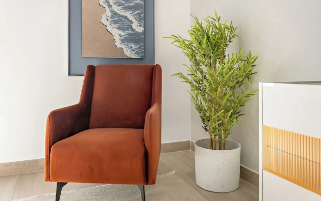 Luxe Ventures Waters Edge Haven