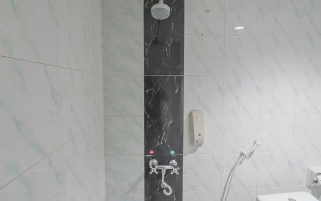 RedDoorz Plus near Harbour Bay Mall Batam