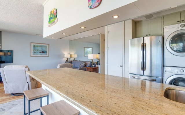 Calina's Maui Parkshore Kam lll