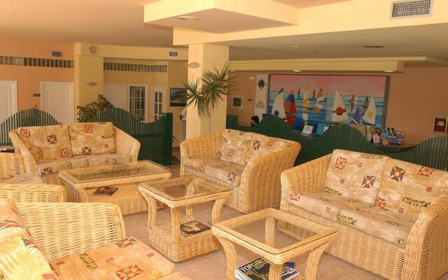 Cozy Apartment in Empuriabrava With Swimming Pool