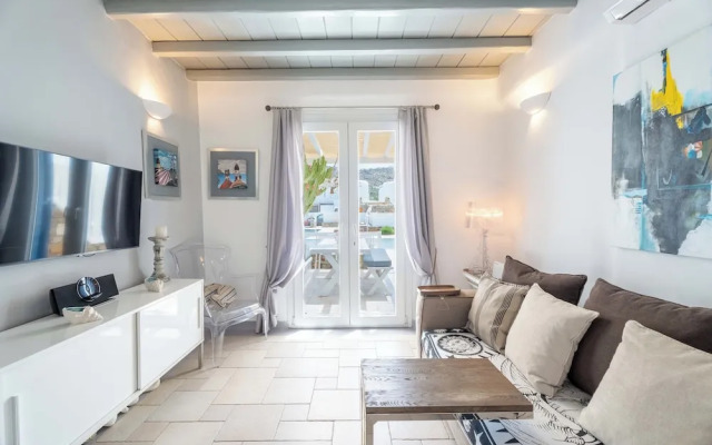 Phaedrus Living: Ornos Beach House Mykonos