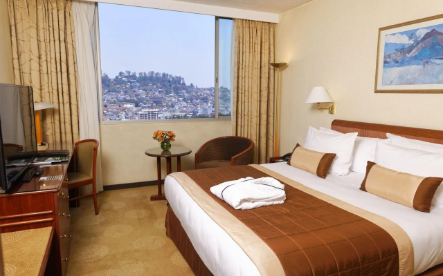 Carlton Hotel