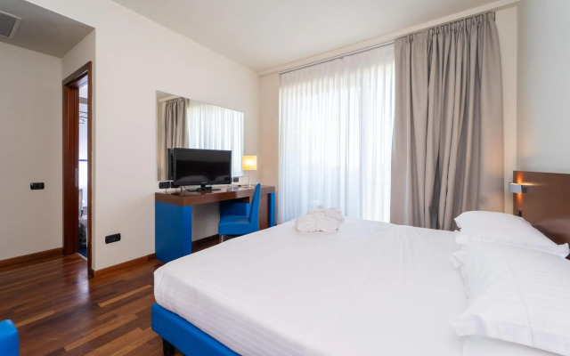 Hotel Embassy & Boston