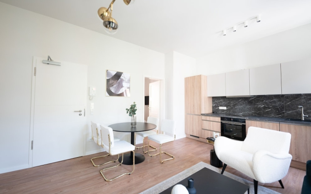 Milan Style Designer 1Br Apartment