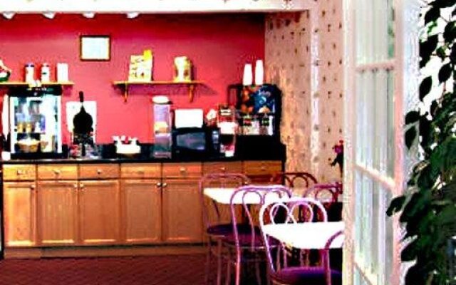 Durham Skyland Magnuson Hotel