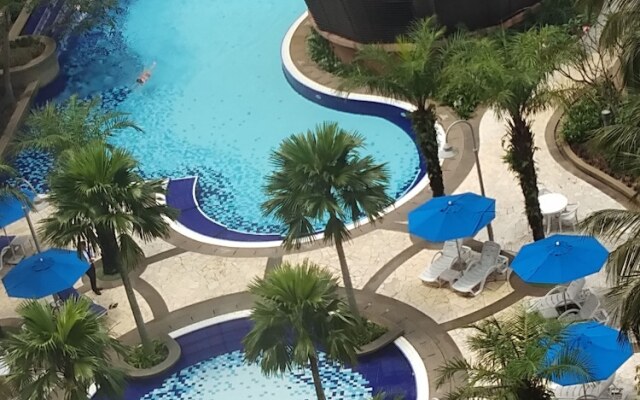 Golden Service Suite At Times Square