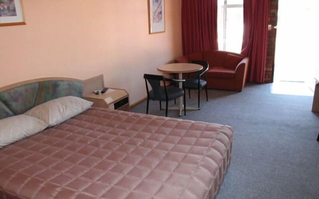 Nandewar Motor Inn
