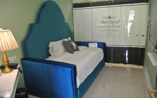 1 Day Car Hotel Station 18