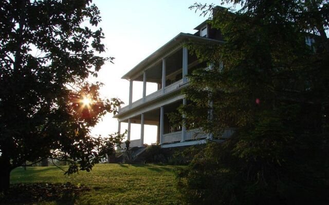 The Reynolds Mansion