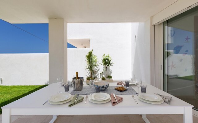 3035 Villa Baia Delle Sirene by Perle di Puglia