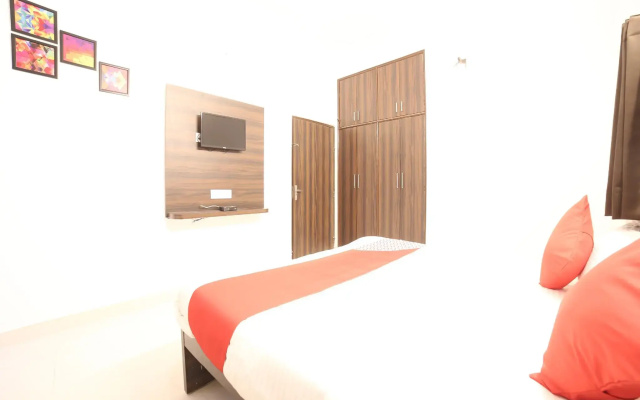 OYO 23109 Hotel Crossroads
