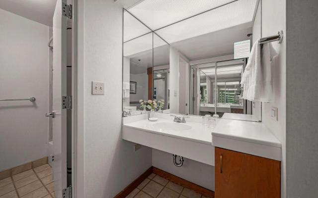 Outrigger Kaanapali Beach Resort