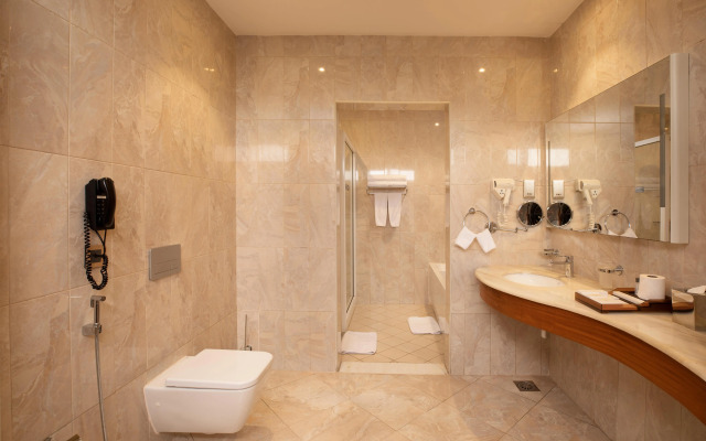 Golden Tulip Canaan Kampala