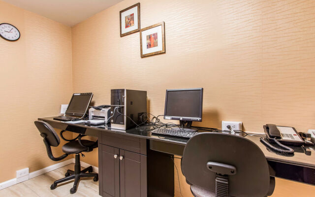 Comfort Inn And Suites Lincoln Al