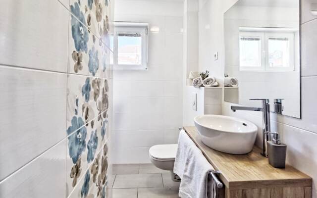 Boutique Rooms - With Pool - 1 - R101