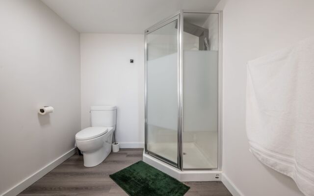 Cozy Fully-Equipped 2 Bedroom Suite