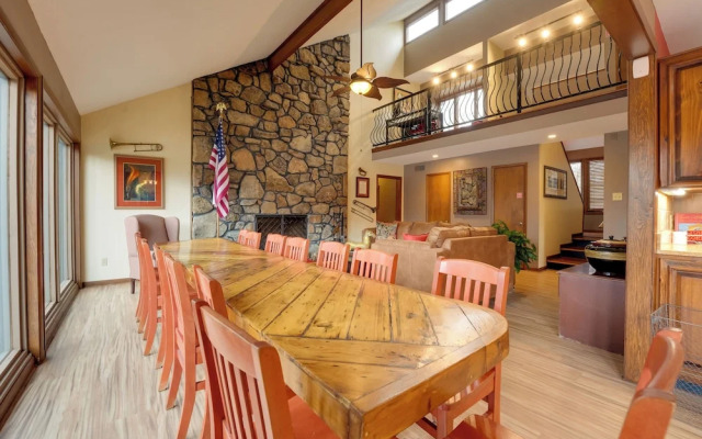 Stunning Southaven Estate: Pool & Spacious Deck!