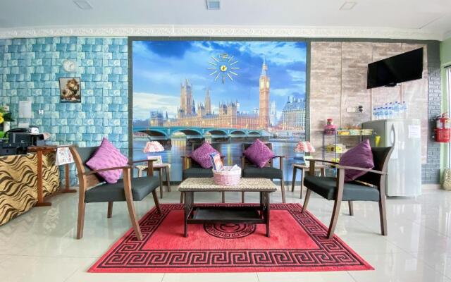 Super OYO 90039 Coop Hotel Kangar