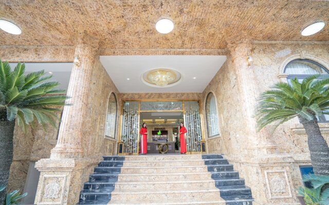 Luxury Hotel