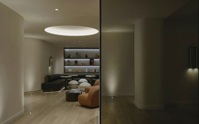 Vogue Hotel Montreal Downtown, Curio Collection by Hilton