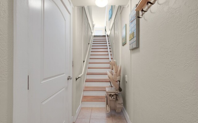 Sea Shell 3 Bedroom Townhouse by RedAwning