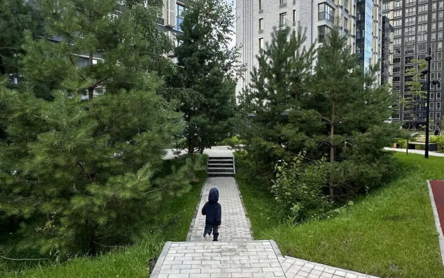 Moon72 on Sergei Dzhanbrovsky street 17