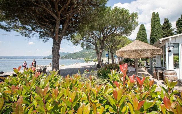 Al Pever - Family Friendly