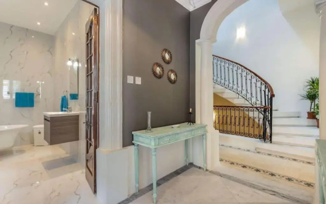 Spacious 4-Bedrooms Townhouse in Tas-Sliema