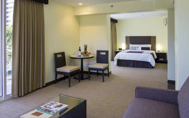 Kaimana Beach Hotel