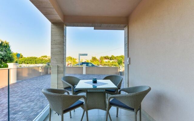 Alluring Apartment in Vir near Sea Beach