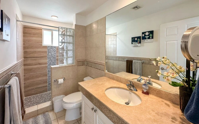 Relaxing Getaway 2BR Condo