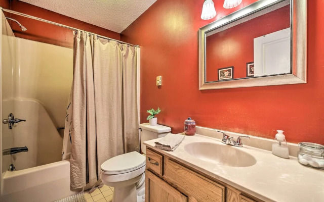 Game Room & Kayaks: Lakefront Poconos Home!