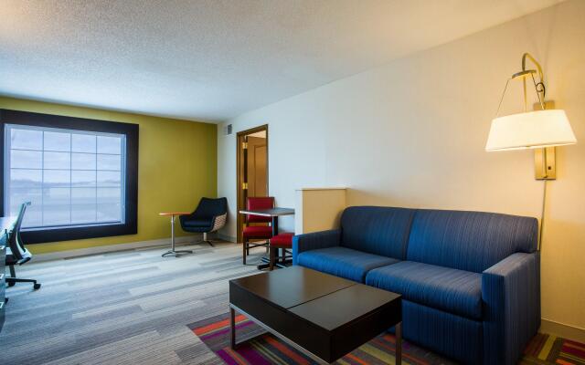 Holiday Inn Express & Suites Reading by IHG