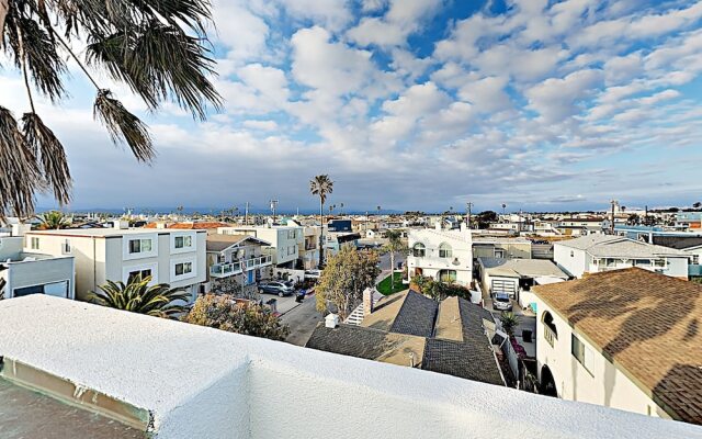 124 Oxnard - 3 Br Home