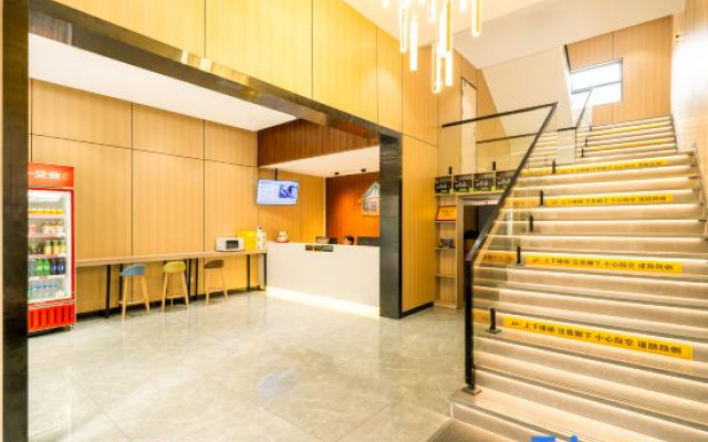Jingke Electrical Sports Hotel (Shanghai Chuansha Branch)