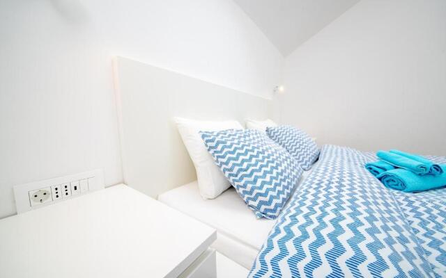 Sea Pearl Residence - Top beachfront location apartments in Bol centre