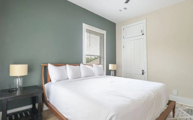 Aerie Loft: Cozy 1-bedroom Retreat in Biloxi, Perfect for Couples!