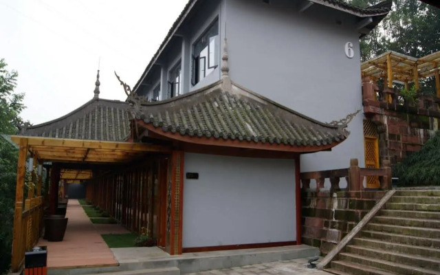 Phoenix Lake Impression Emei Hotel