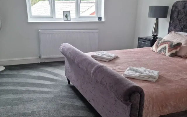 Serenity Haven 4-bed With Hottub,games,gym & More