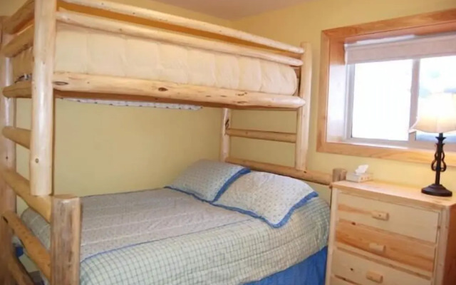 Creekview Court by Apex Accommodations