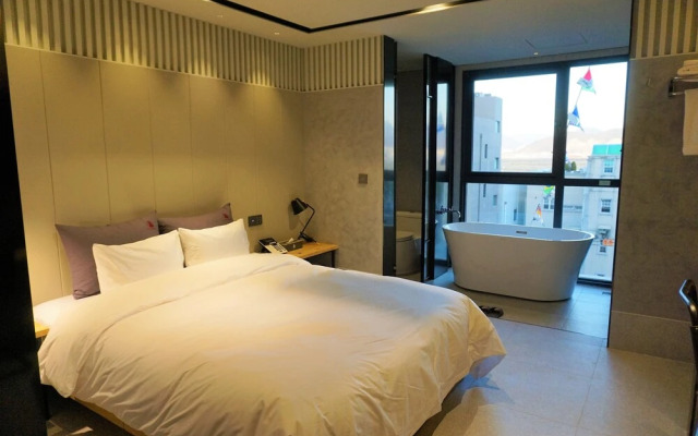 Yeoubi Hotel