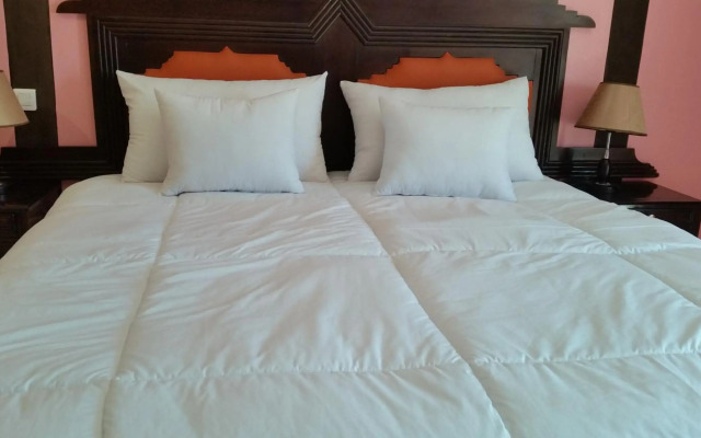 New Farah Hotel