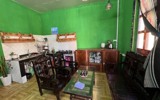 Saigonese Trekking House - Hostel