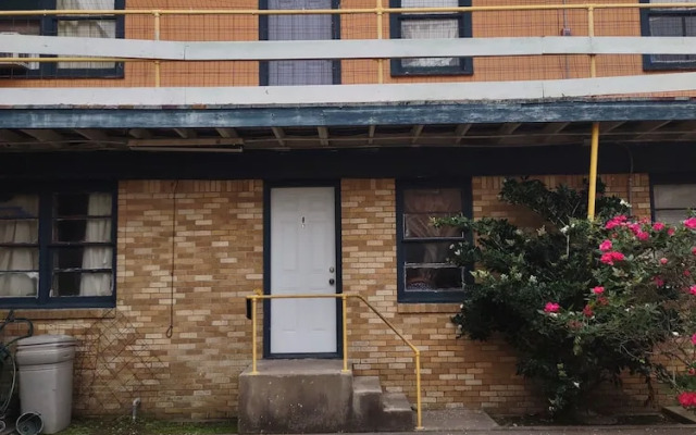 Rosenberg Motel