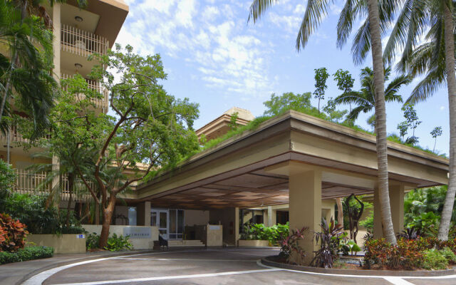 Palmeiras Beach Club at Grove Isle