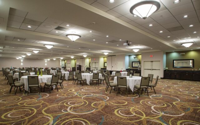 Holiday Inn Bloomington-Airport by IHG